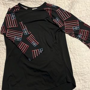 Medium mid length sleeve LuLaRoe Randy tee